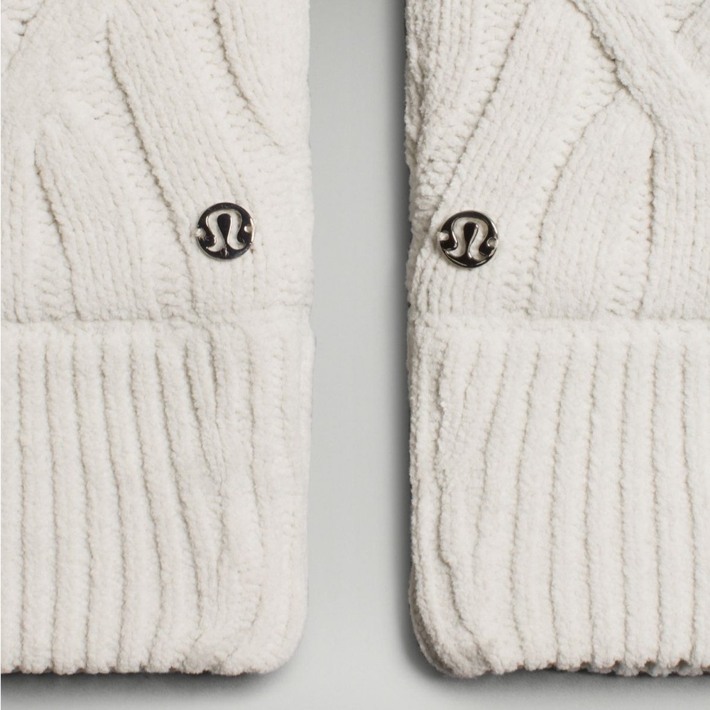 CABLE KNIT FLEECE LINED MITTENS